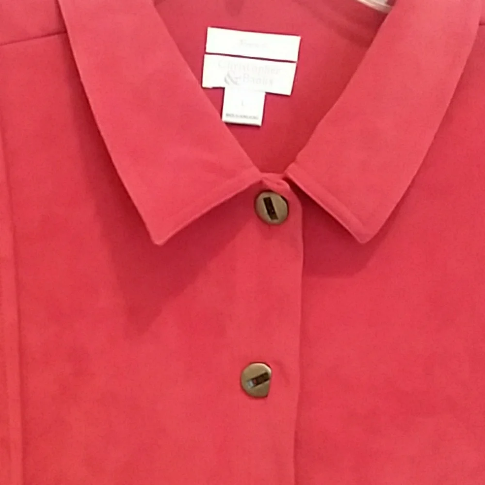 Red jacket... middle‎ photo is accurate color of ja
